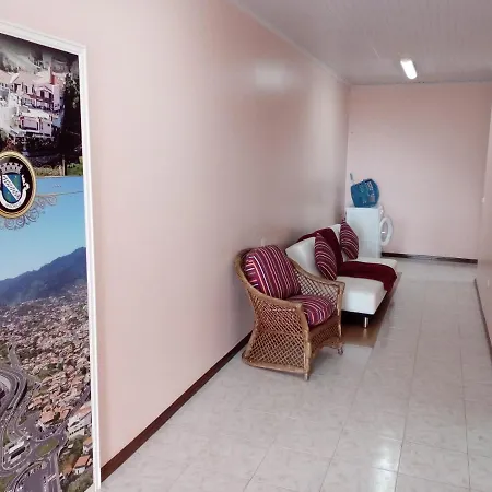 Moradia Cor De Rosa